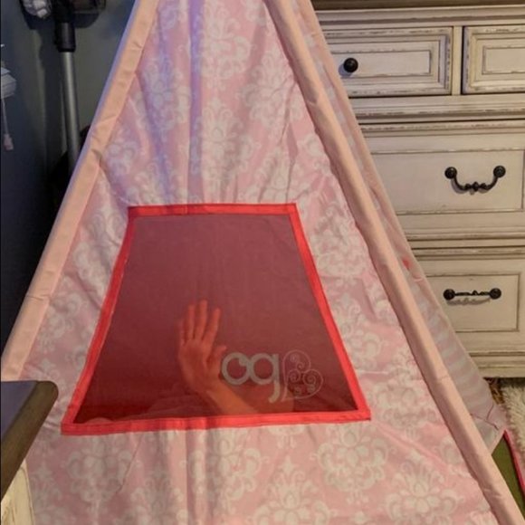 Our Generation kids play tent VGUC - Picture 1 of 3